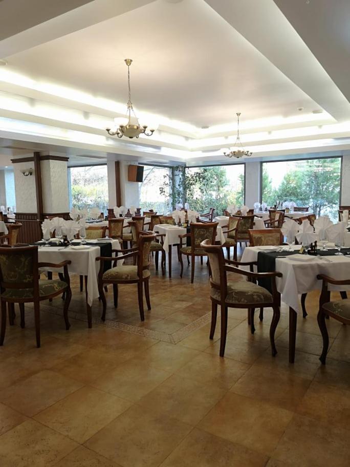 Terra Europe Brontes Hotel Targovishte  Exterior photo