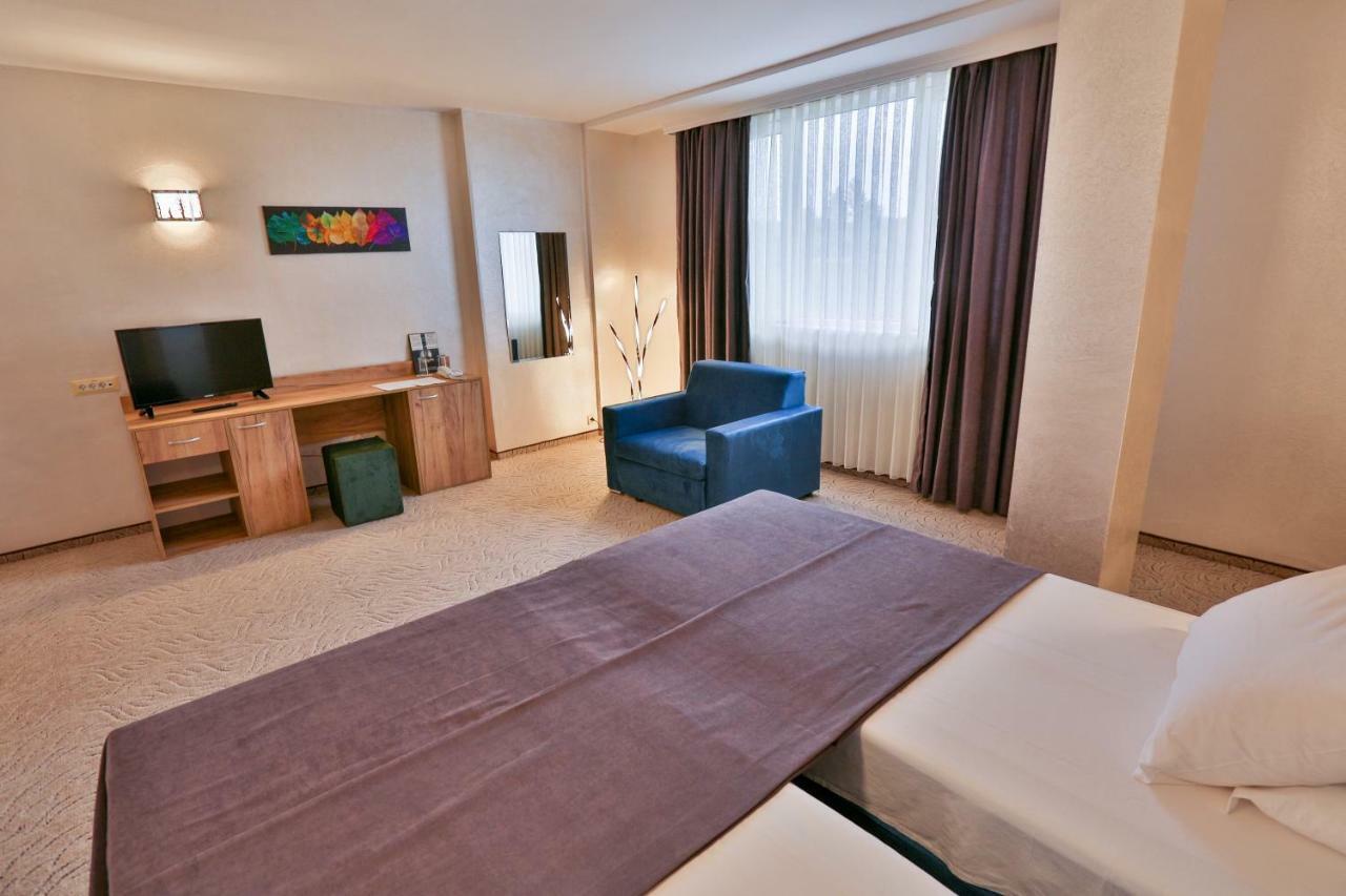 Terra Europe Brontes Hotel Targovishte  Exterior photo